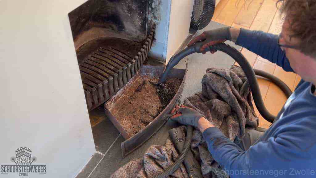 Prijs schoorsteenvegen Zwolle schouw reinigen Prijs schoorsteenvegen Zwolle schouw reinigen